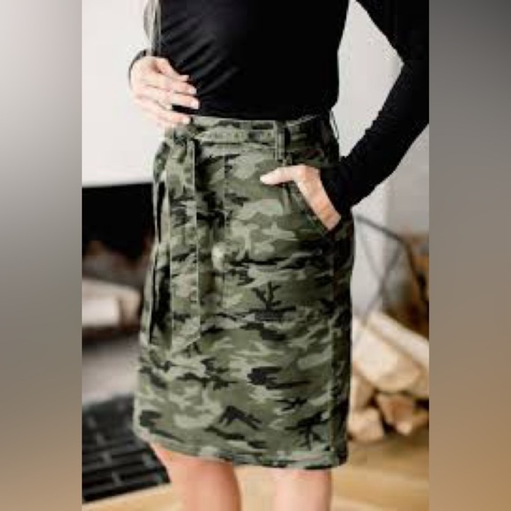 Banana Republic Camouflage Pencil Skirt